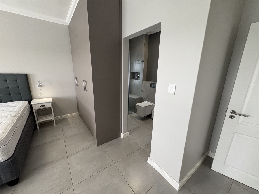 To Let 4 Bedroom Property for Rent in Yzerfontein Western Cape